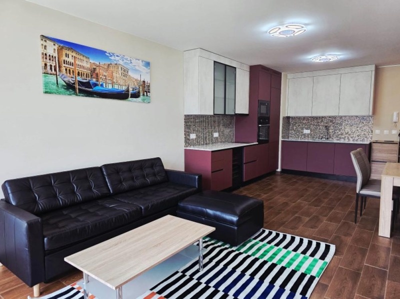 Дава под нем  2-стаен, град София, Център •  999 € • ID 21898152 — holmes.bg - [1] 