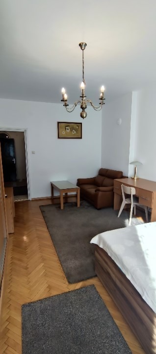 Дава под наем 2-СТАЕН, гр. София, Център