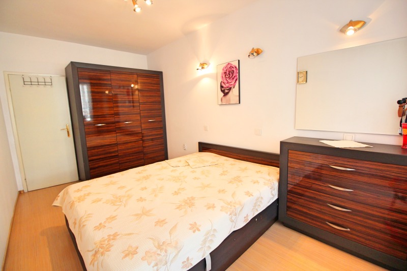 Vuokrattavana  1 makuuhuone Burgas , Lazur , 56 neliömetriä | 43293009