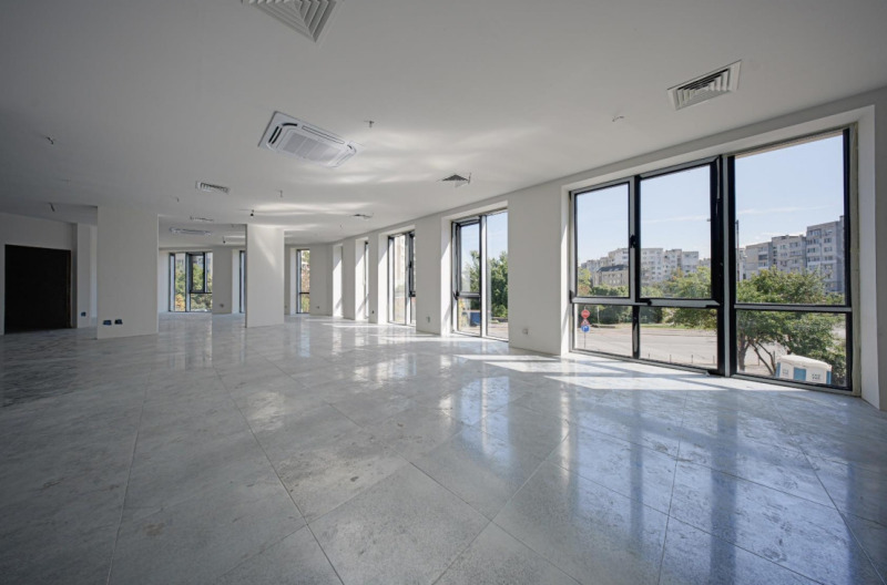 A louer  Bureau Sofia , Mladost 4 , 285 m² | 78105922