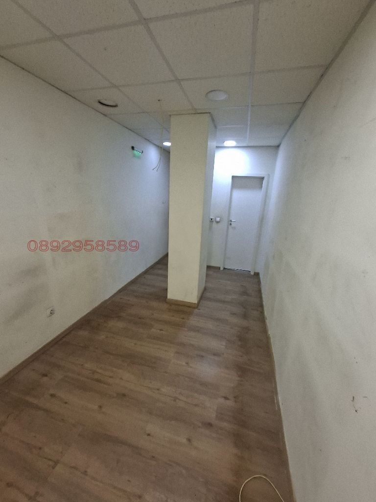 Дава под наем МАГАЗИН, гр. Пловдив, Христо Смирненски, снимка 4 - Магазини - 52889982