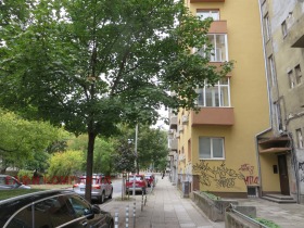 1 quarto Iavorov, Sofia