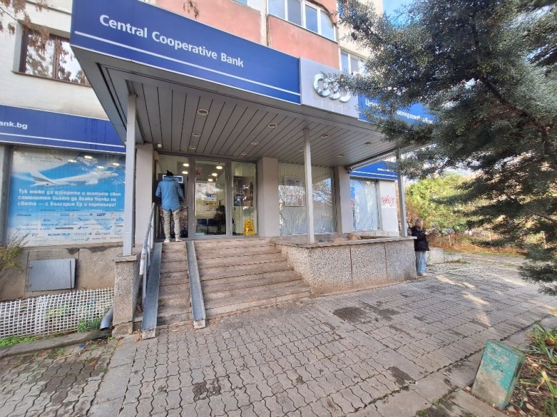 Дава под Наем БАНКОВ ОФИС в град София, Младост 3 - 225 кв.м / 2 750 € » 5 378.53 лв., ИМОТИ 7 ЕООД