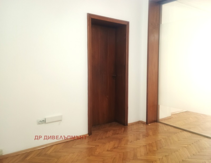 Дава под наем 4-СТАЕН, гр. София, Център, снимка 7 - Апартаменти - 53039218