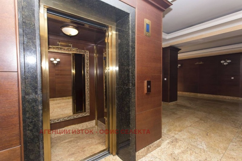 Дава под Наем 4-СТАЕН в град София, Изток - 250 кв.м / 1 350 € » 2 640.37 лв., АГЕНЦИИ ИЗТОК - ОФИС СЕЛЕКТА