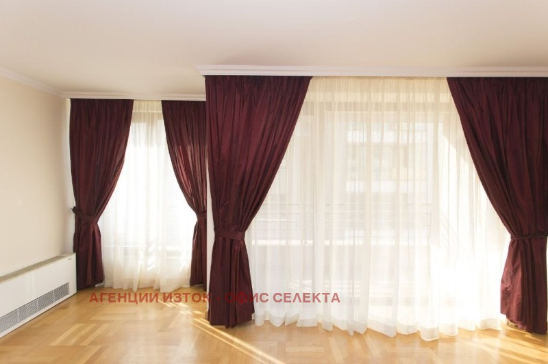 Te huur  3 slaapkamers Sofia , Iztok , 250 m² | 59899599 - afbeelding [12]