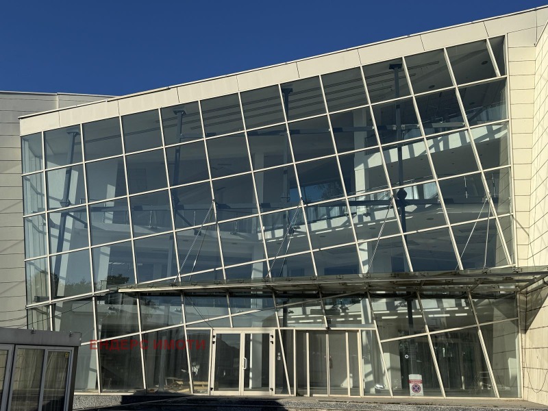 Kiadó  Hivatal Sofia , m-t Gardova glava , 950 négyzetméter | 18356917