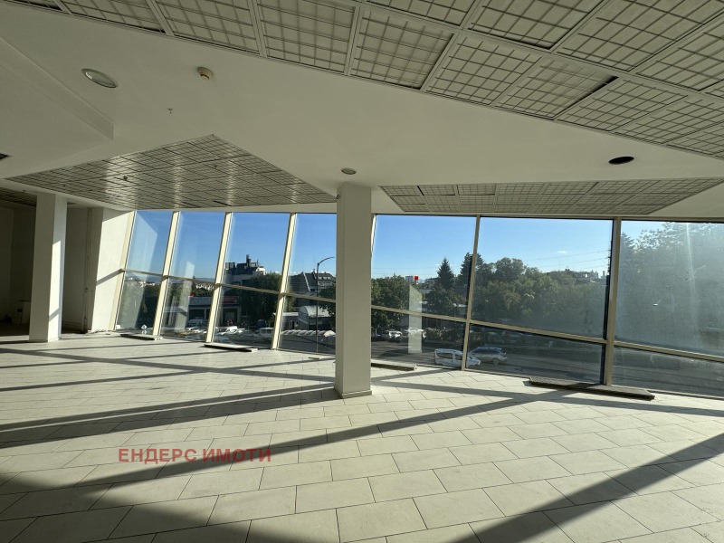 Kiadó  Hivatal Sofia , m-t Gardova glava , 950 négyzetméter | 18356917 - kép [12]