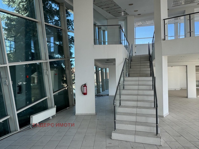 Kiadó  Hivatal Sofia , m-t Gardova glava , 950 négyzetméter | 18356917 - kép [14]