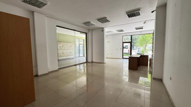 Под наем МАГАЗИН, град Пловдив, Южен • 614 € • 26779764 — Holmes.bg