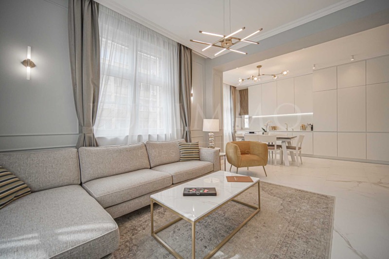 A louer  2 chambres Sofia , Tsentar , 125 m² | 96332780