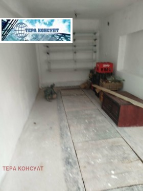 ГАРАЖ, ПАРКОМЯСТО, 18 m2