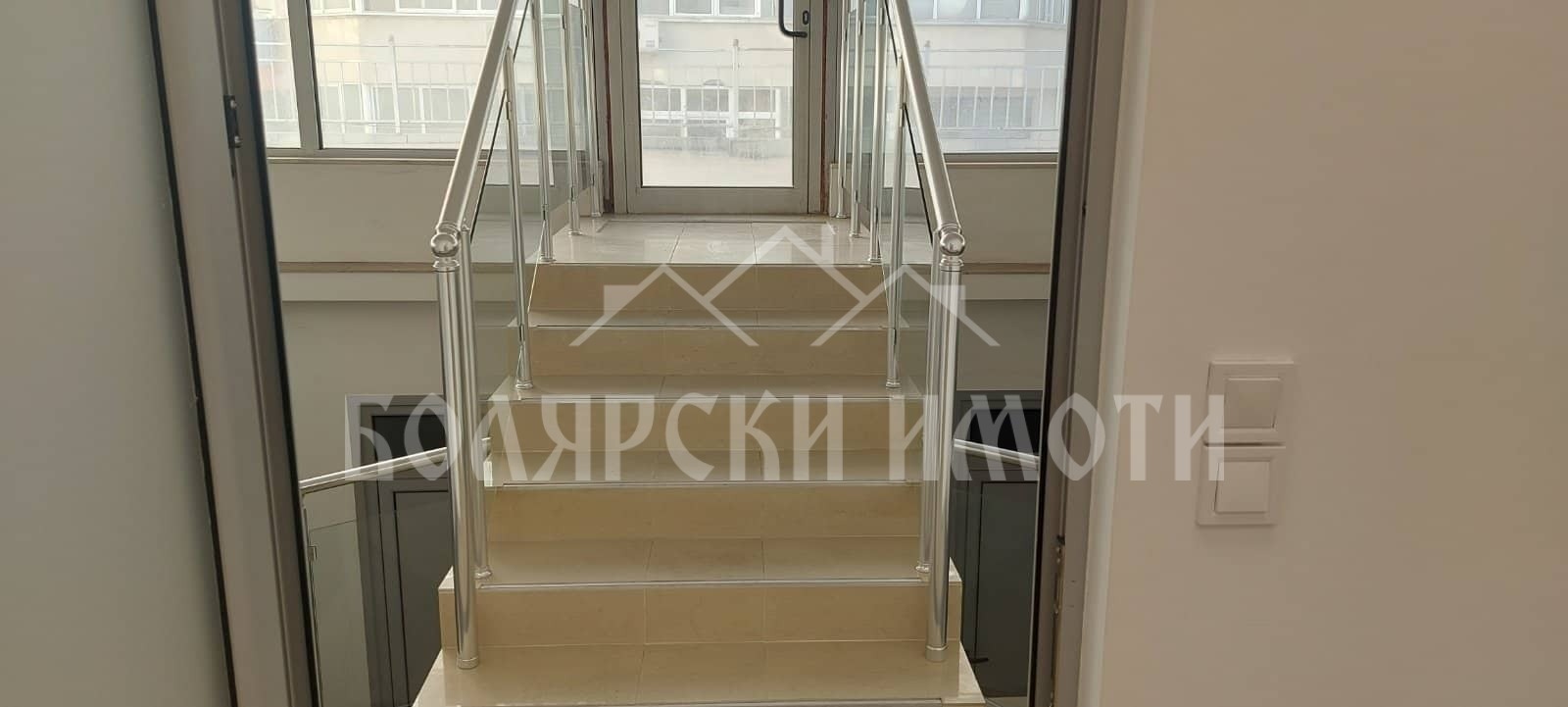 Дава под наем ОФИС, гр. Велико Търново, Център, снимка 2 - Офиси - 48892336