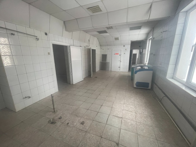 Дава под Наем ПРОМ. ПОМЕЩЕНИЕ в град Русе, Здравец Изток - 250 кв.м / 550 € » 1 075.71 лв., НОВА - ДАНИЕЛА ИЛИЕВА