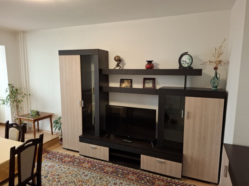 Para alugar  1 quarto Sofia , Mladost 4 , 65 m² | 35668911