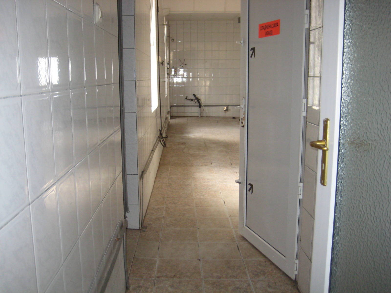 Дава под наем ПРОМ. ПОМЕЩЕНИЕ, гр. Русе, Здравец Изток, снимка 4 - Производствени сгради - 53859600