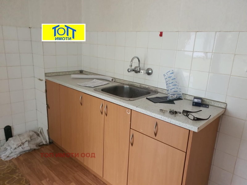 Kiadó  Stúdió Ruse , Vazrazsdane , 40 négyzetméter | 64760306 - kép [3]