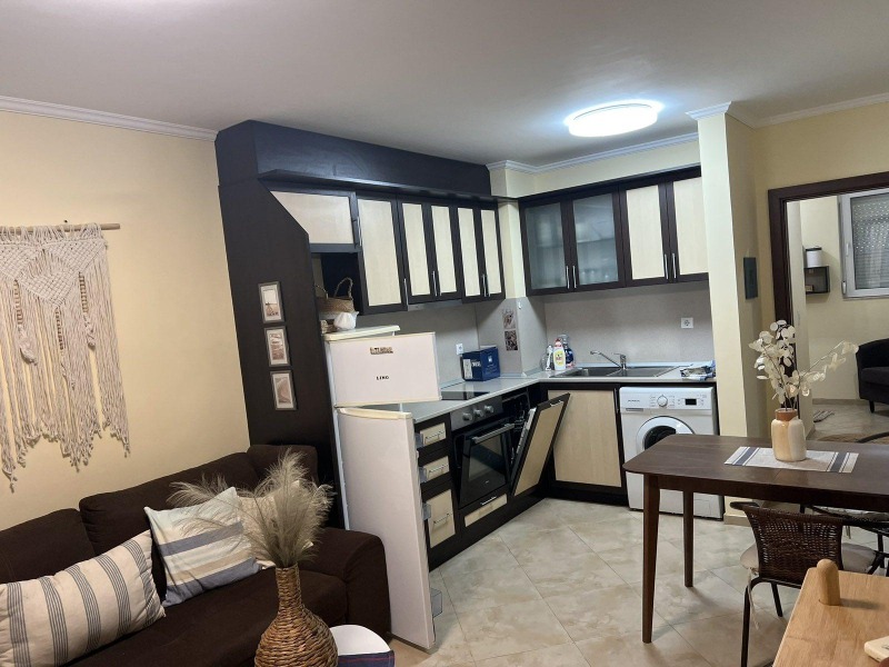 För uthyrning  2 sovrum Burgas , Sarafovo , 63 kvm | 79815629 - bild [2]