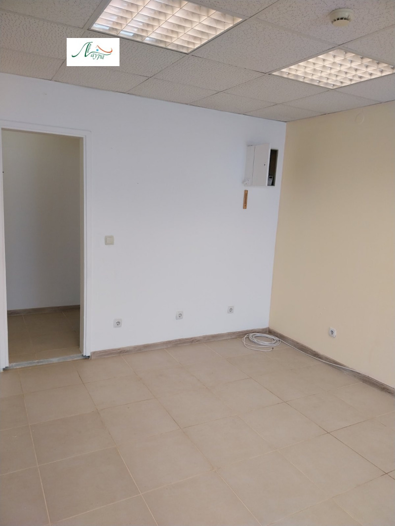 Дава под наем ОФИС, гр. Шумен, Център