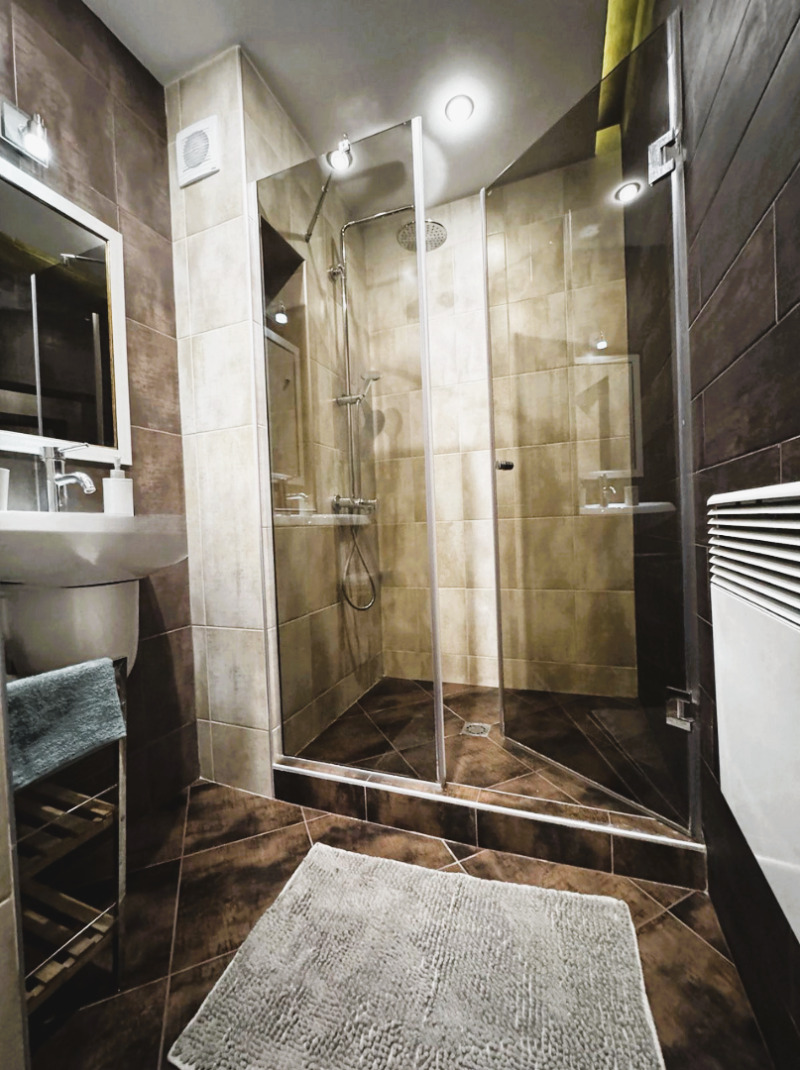 Дава под наем 3-СТАЕН, гр. Русе, Централен кооп. пазар, снимка 8 - Апартаменти - 52622429