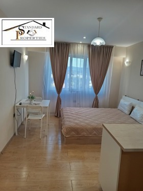 Estudio Moshino, Pernik