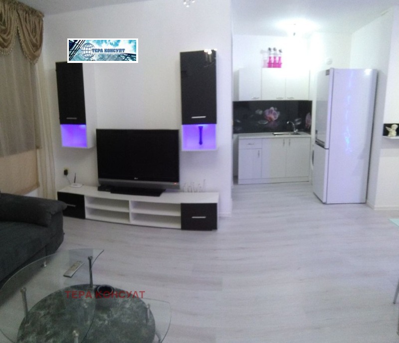 Дава под наем 3-СТАЕН, гр. Плевен, Широк център