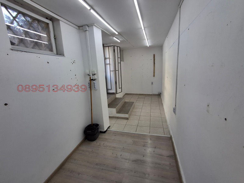 Дава под наем МАГАЗИН, гр. Шумен, Център, снимка 4 - Магазини - 52781950