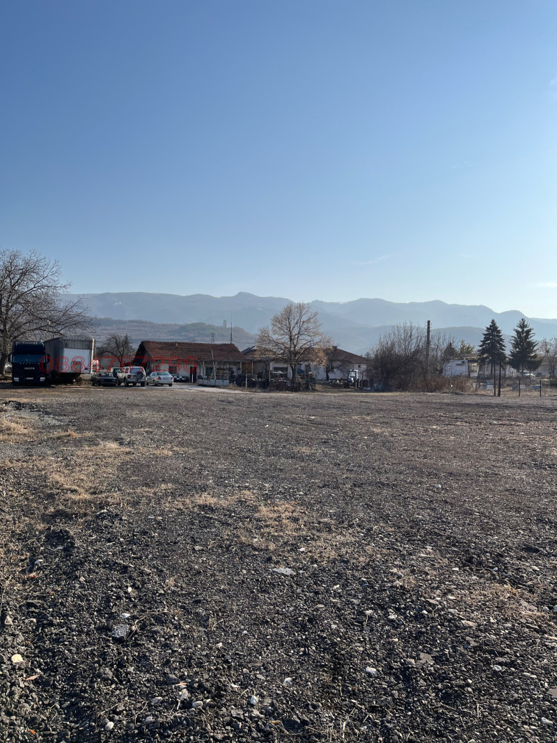 Дава под наем ГАРАЖ, ПАРКОМЯСТО, гр. Перущица, област Пловдив, снимка 2 - Гаражи и паркоместа - 52781095