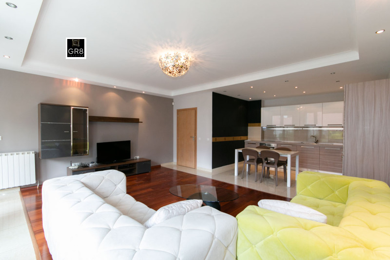 Para alugar  Mais de 3 quartos Sofia , v.z.Kinocentara , 240 m² | 38990510