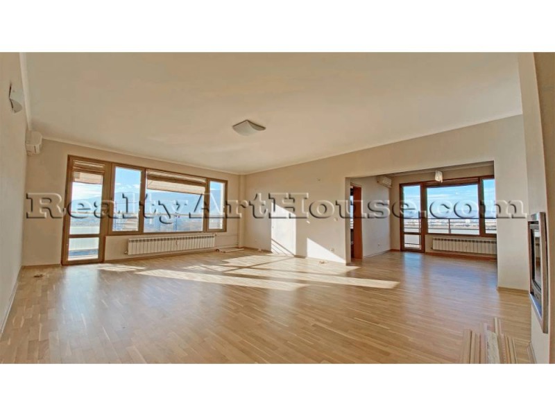 For Rent  3+ bedroom Sofia , Izgrev , 195 sq.m | 78300008