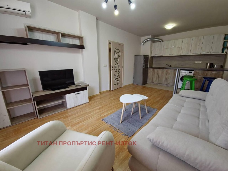 Издаје се  1 спаваћа соба Бургас , Сарафово , 70 м2 | 43442838