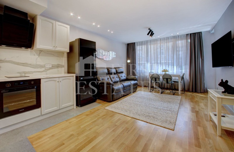 A louer  1 chambre Sofia , Tsentar , 70 m² | 45433968