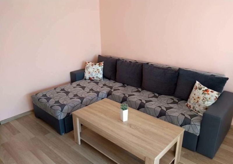 Zu vermieten  2 Schlafzimmer Plowdiw , Trakija , 74 qm | 37667455