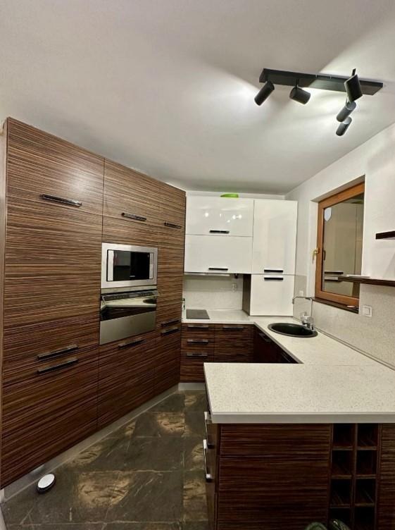 En renta  2 dormitorios Sofia , Vitosha , 110 metros cuadrados | 87583030 - imagen [3]