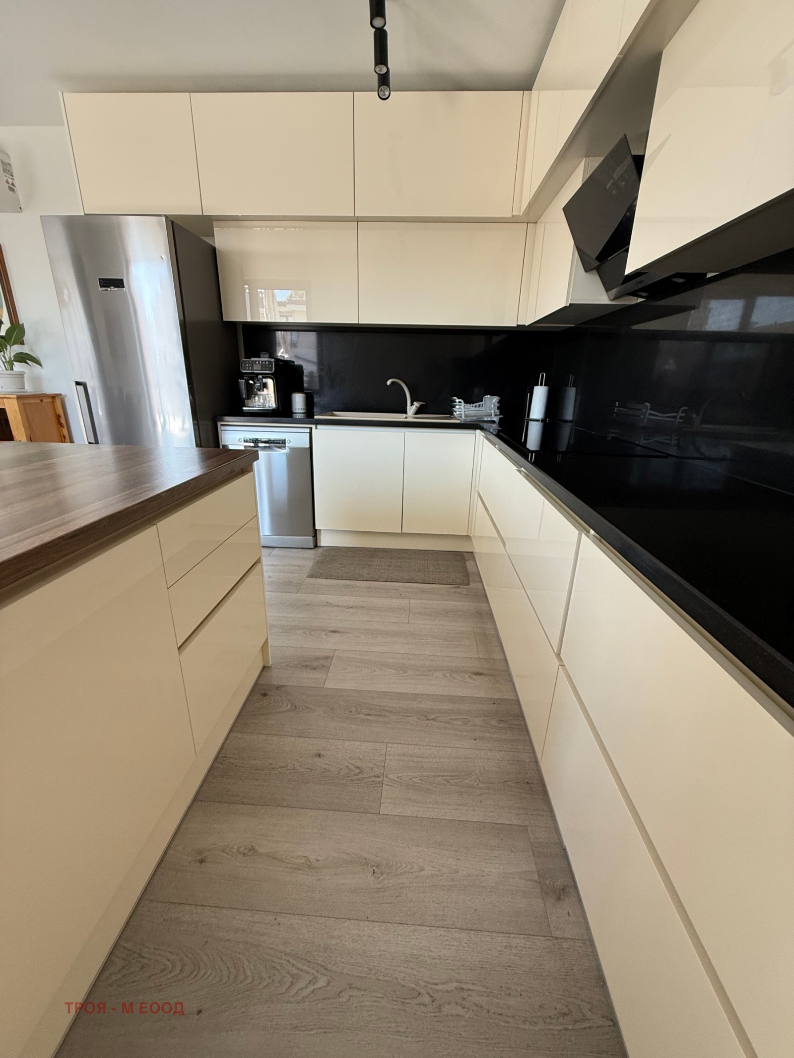 Дава под наем 3-СТАЕН, гр. София, Витоша