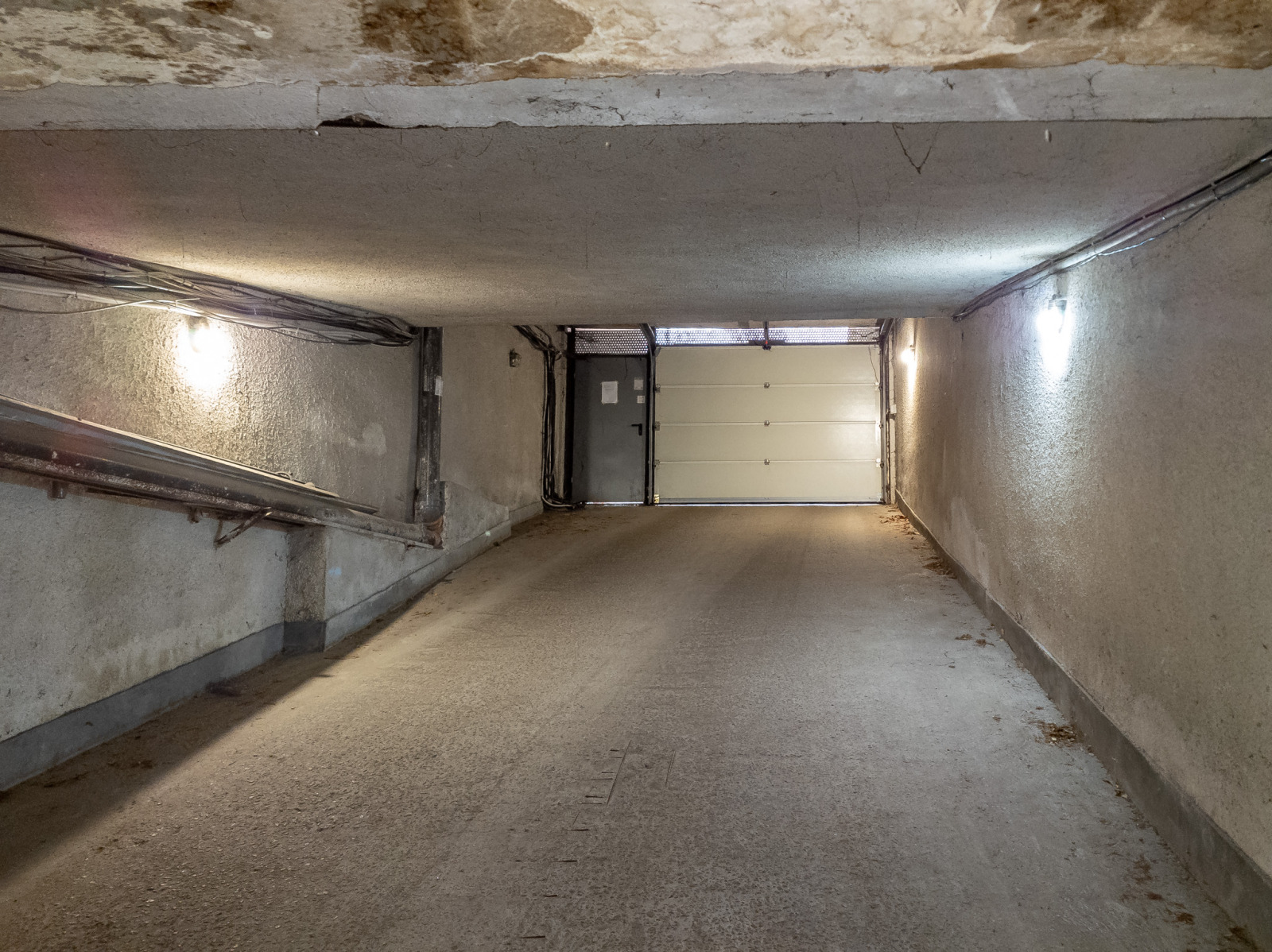 Дава под наем ГАРАЖ, ПАРКОМЯСТО, гр. София, Лозенец, снимка 6 - Гаражи и паркоместа - 54224204