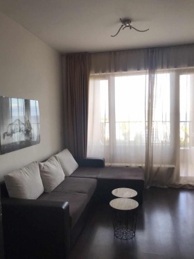 2 bedroom m-t Alen mak, Varna 1