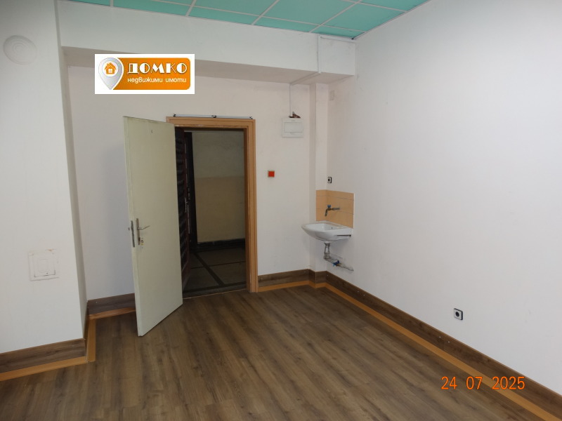För uthyrning  Kontor Pazardjik , Idealen centar , 24 kvm | 71822076 - bild [4]