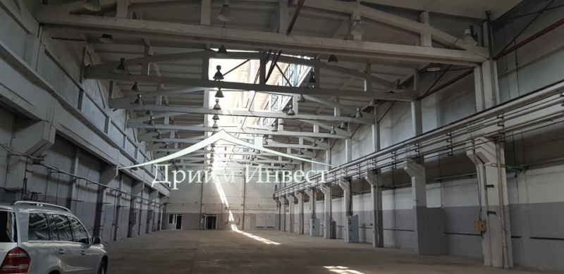 Дава под Наем СКЛАД в град Пловдив, Индустриална зона - Юг - 1400 кв.м / 4 900 € » 9 583.57 лв., ДРИЙМ ИНВЕСТ