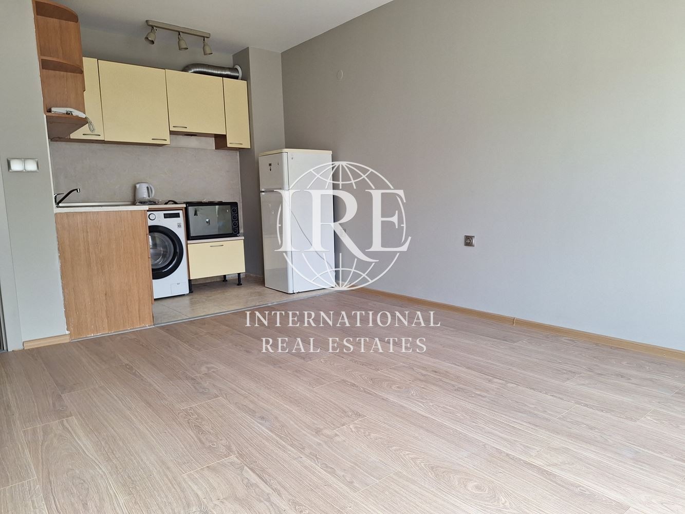 Дава под наем 2-СТАЕН, гр. Варна, Завод Дружба, снимка 3 - Апартаменти - 53910325