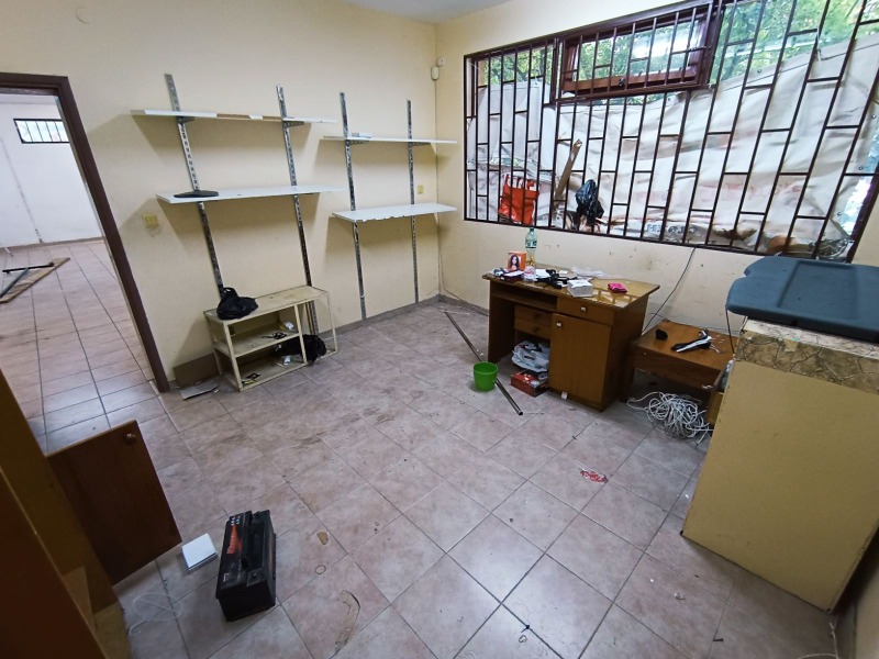 Издаје се  Схоп Бургас , Славејков , 330 м2 | 71592617 - слика [9]