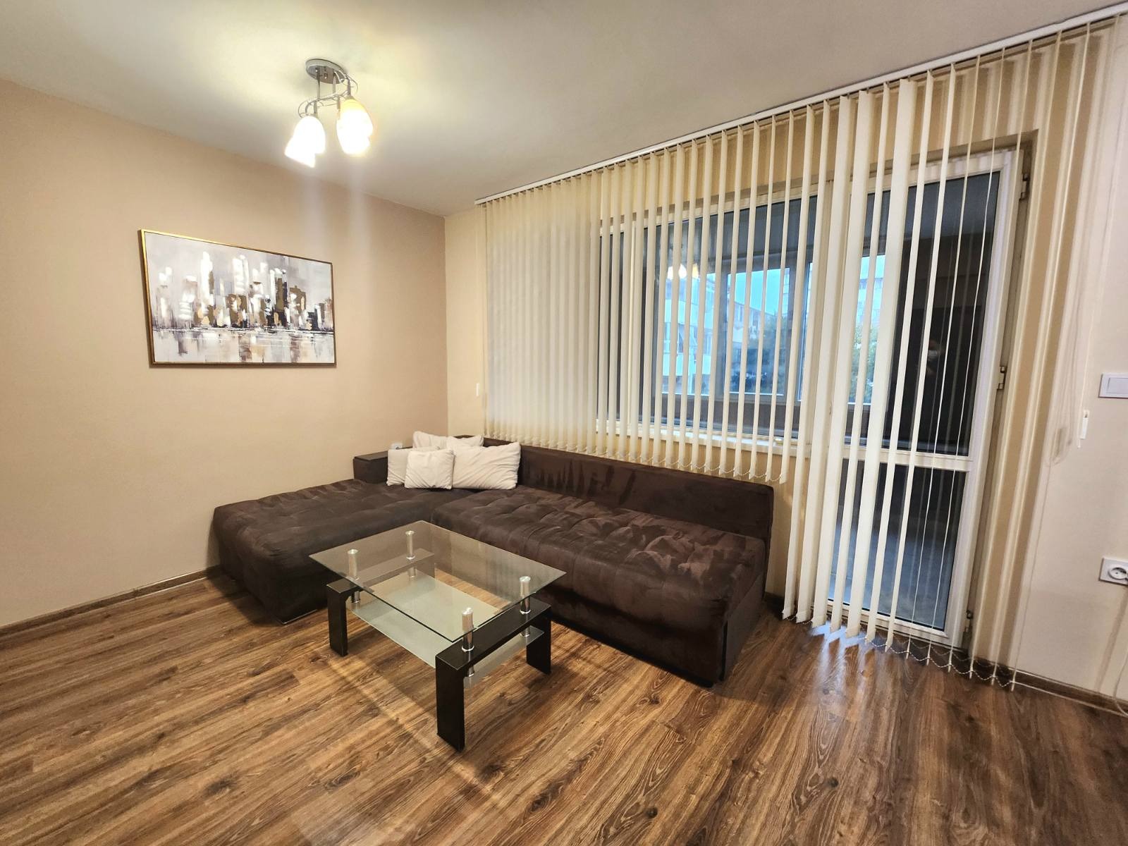 Дава под наем 2-СТАЕН, гр. Варна, Централна поща