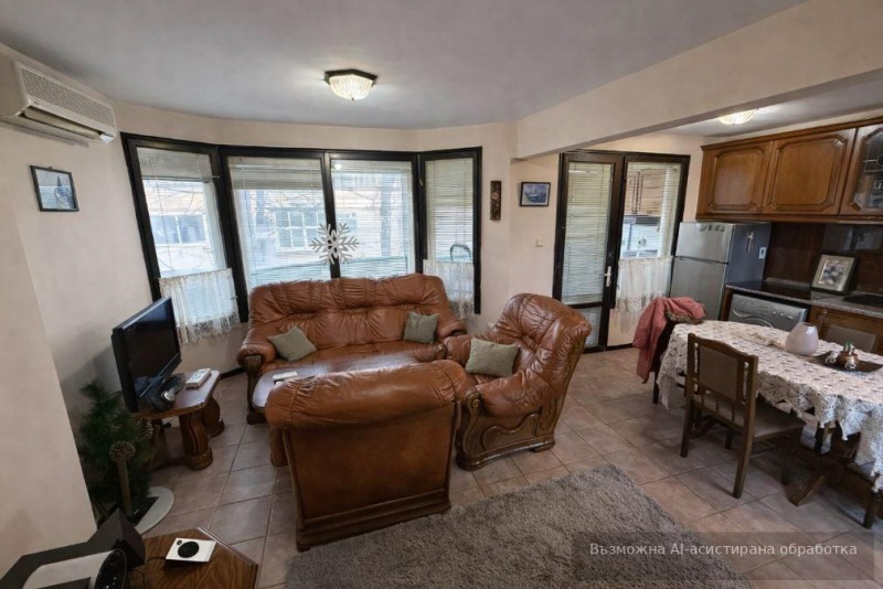 Дава под наем 3-СТАЕН, гр. Варна, Лятно кино Тракия