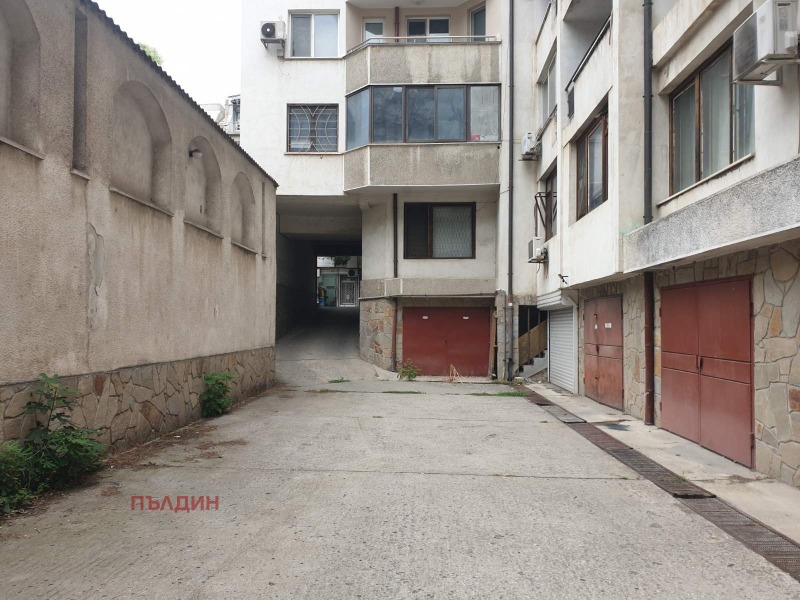 För uthyrning  Garage Plovdiv , Kamenica 1 , 30 kvm | 39894033
