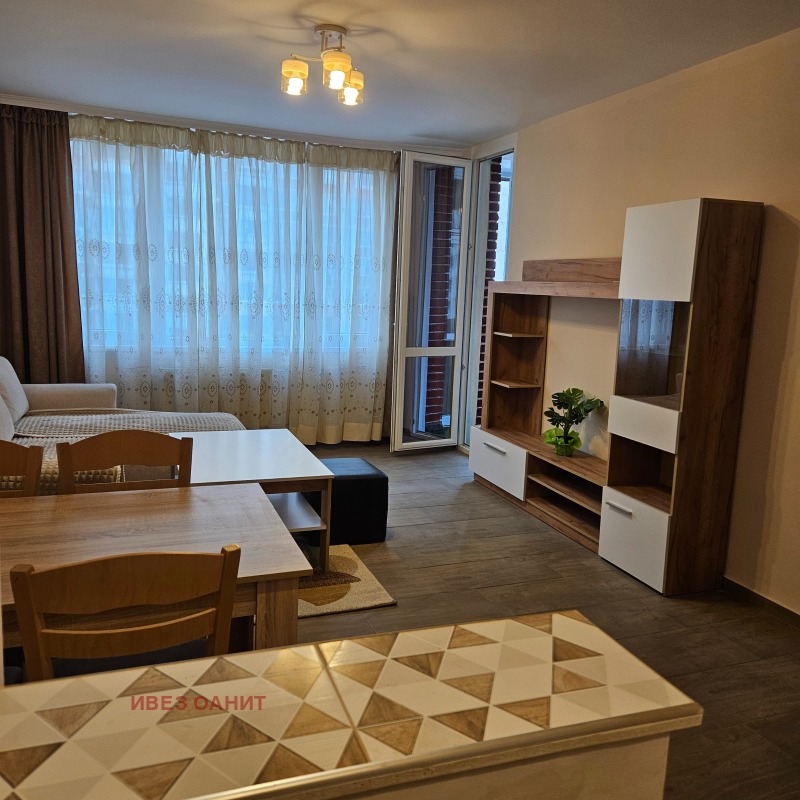 Til leje  1 soveværelse Sofia , Zona B-5 , 62 kvm | 28153064 - billede [3]