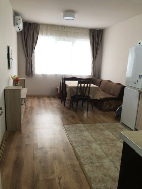 1 dormitorio Vazrazhdane, Burgas 1