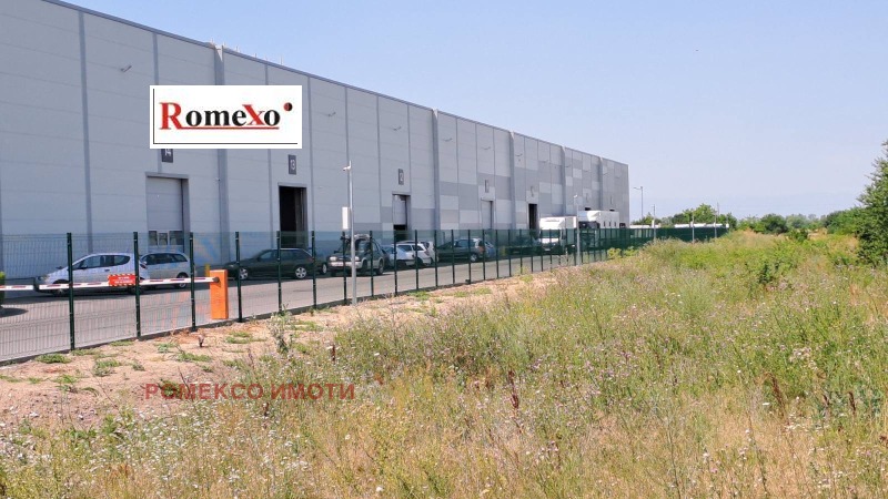 En renta  Almacenamiento Plovdiv , Industrialna zona - Sever , 870 metros cuadrados | 24154993