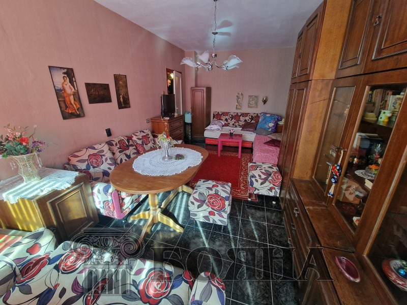 Zu vermieten  1 Schlafzimmer Ruse , Wazraschdane , 58 qm | 78454572 - Bild [4]