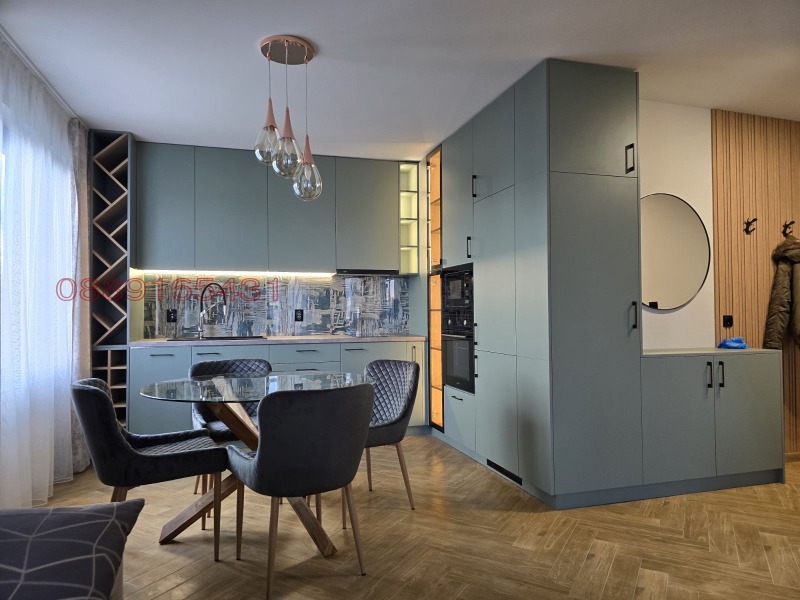 Para alugar  1 quarto Plovdiv , Karchiiaka , 65 m² | 93035885