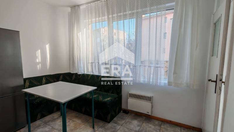 Дава под наем 3-СТАЕН, гр. Шумен, Център, снимка 2 - Апартаменти - 52570816